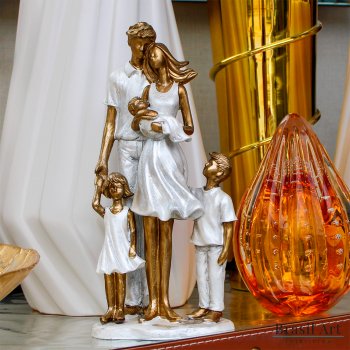 Estátua para Decoração Família com Filhos em Dourado