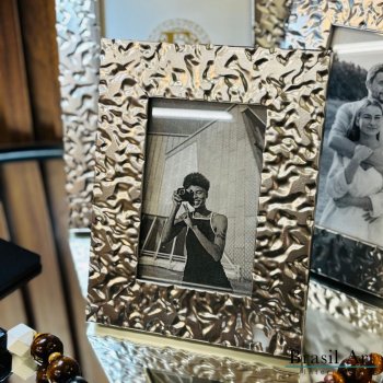 Porta-Retrato Decorativo com Textura Prata 10x15cm – Moldura Moderna e Sofisticada para Decoração